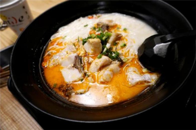 德师傅过桥米线